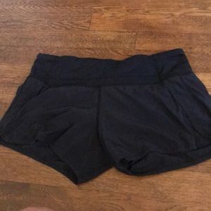 Lululemon shorts size 4